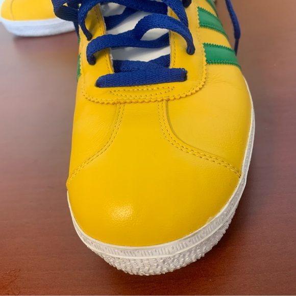 Men’s size 10 Adidas Gazelle “I love Rio” sneakers - yellow w/ green stripes - Picture 10 of 11